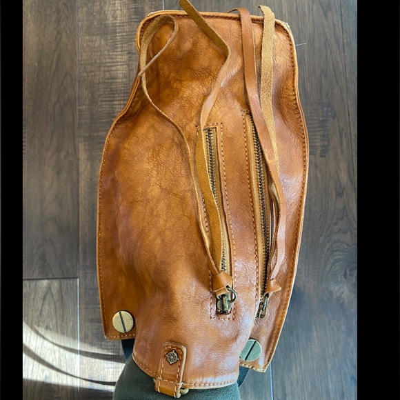 Old Trend Daisy Leather Tote - Picture 10 of 12